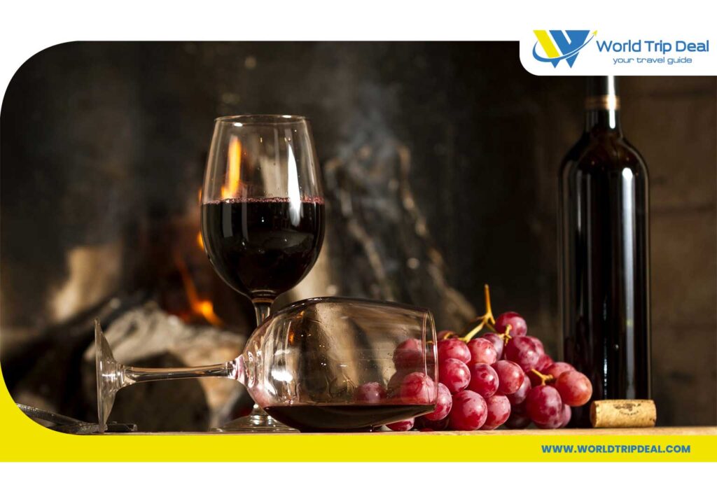 أنواع النبيذ الأرمني- نبيذ أريني أحمر - نبيذ ابيض , كوب نبيذ ,زجاجة نبيذ - ارمينيا - ورلد تريب ديل