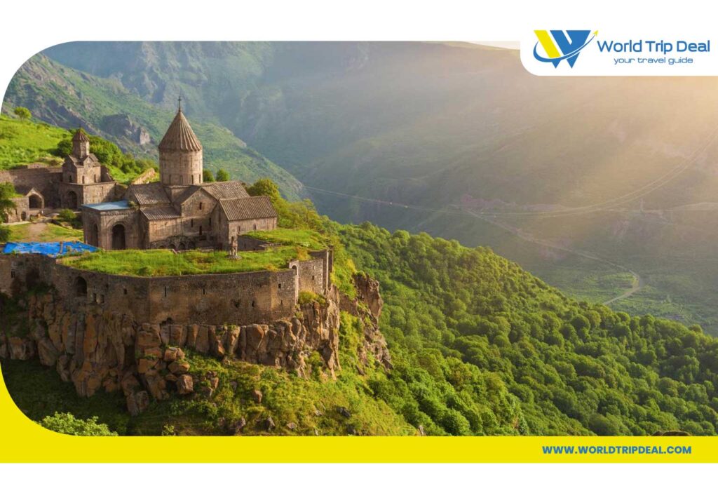 السياحة في ارمينيا - دير  نورافانك في أرمينيا - ورلد تريب ديل