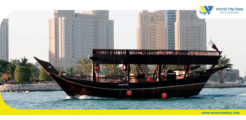 مركب في بحر قطر و السياحة في قطر - ورلد تريب ديل