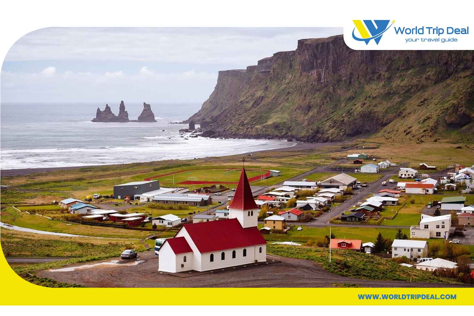 كنيسة حمراء بجبال آيسلندا - من وجهات السياحة في ايسلندا