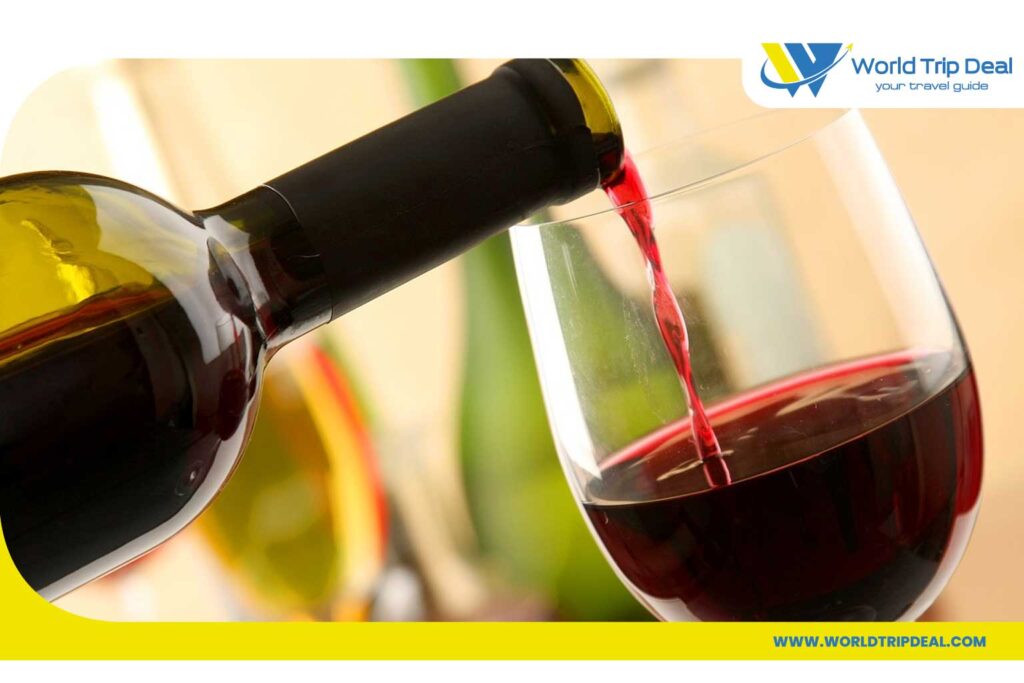 أنواع النبيذ الأرمني- كرمرحيوت نبيذ أحمر العطري- نبيذ احمر, كوب نبيذ ,زجاجة نبيذ - ارمينيا - ورلد تريب ديل