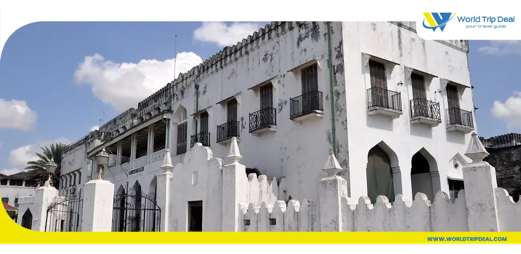 السياحة في زنجبار - متحف قصر الشعب - تنزانيا - ورلد تريب ديل