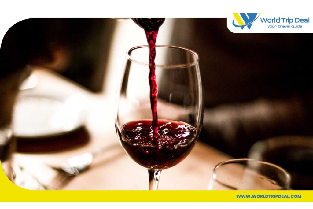أنواع النبيذ الأرمني- فرانيك الأحمر  - نبيذ أحمر , كوب نبيذ ,زجاجة نبيذ - ارمينيا - ورلد تريب ديل